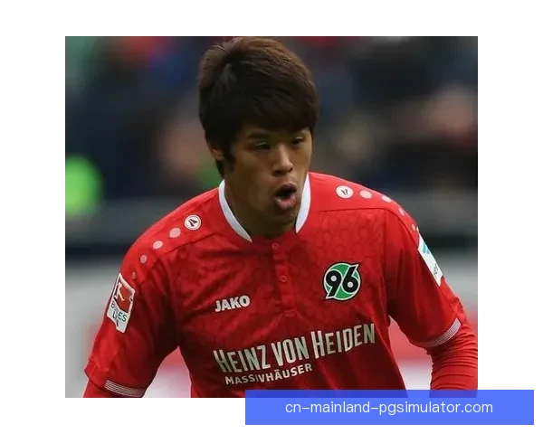 酒井宏树高举亚冠奖杯定格荣耀时刻见证球队登顶亚洲之巅梦想成真